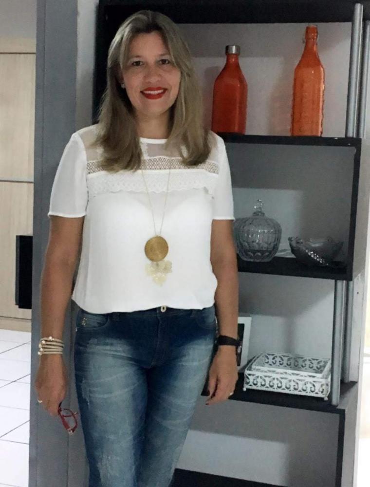 Ana Cristina Waldemar C. Martinello
